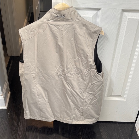 Izod Vest - Picture 2 of 4